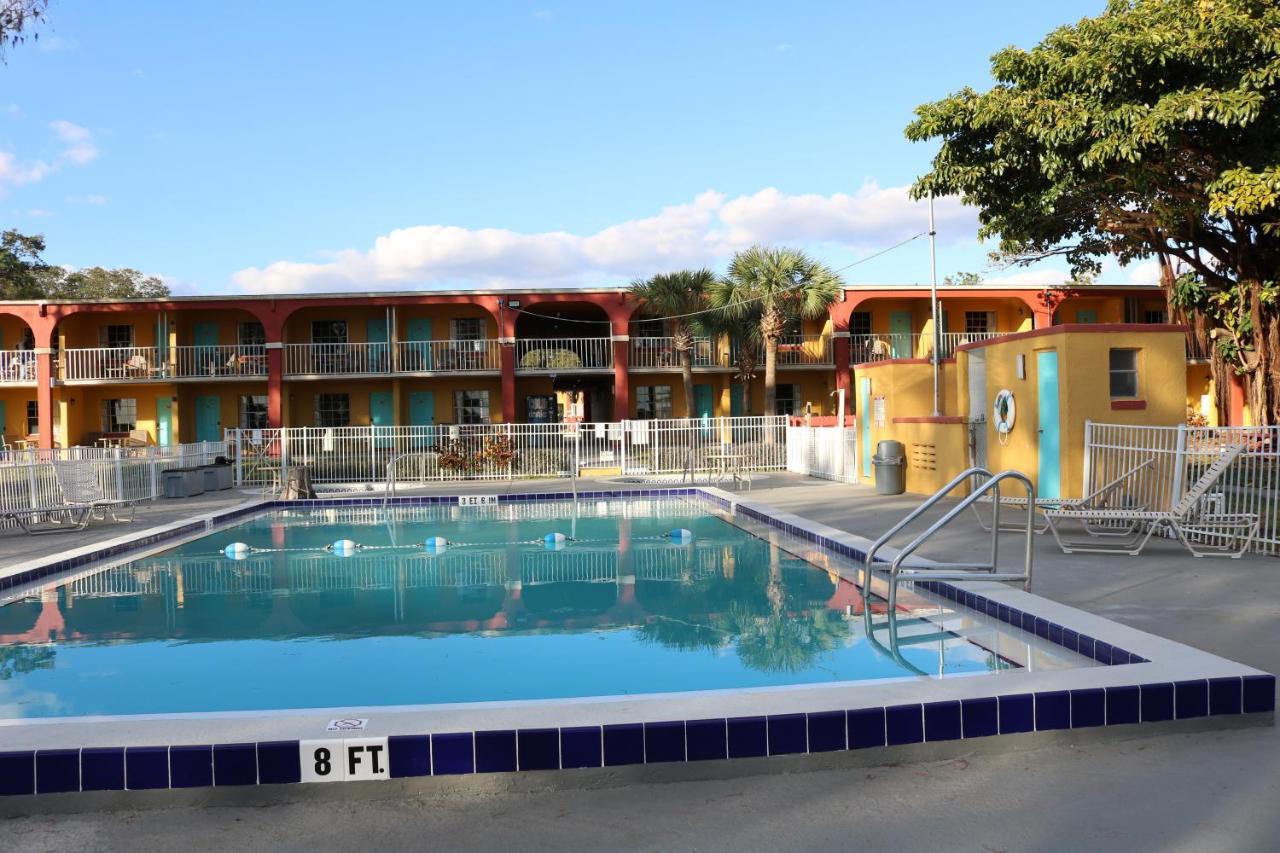 Howard Johnson By Wyndham Lake Front Park Kissimmee Dış mekan fotoğraf